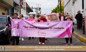 Zacatelco realiza dos caminatas de sensibilización para promover la prevención del cáncer de mama.