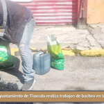 Ayuntamiento de Tlaxcala realiza trabajos de bacheo en la colonia Centro.