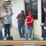 Gobierno de Chiautempan y Comex capacitan gratis a ciudadanos en el oficio de pintor.