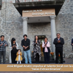 José Miguel Acatzi impulsa el talento local con la exposición “Seres Extraordinarios”.
