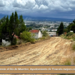 Previo al Día de Muertos, Ayuntamiento de Tlaxcala mejora caminos en Tizatlán.