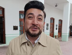 Salvador Santos respalda definición de Morena y deja decisiones electorales en manos del PVEM.