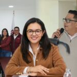 Evade Jaina Flores fijar postura sobre nombramiento de Ana Lilia Rivera