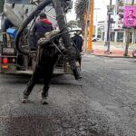 Refuerza Ayuntamiento de Tlaxcala bacheo en vialidades de la Capital para hacer más seguros los traslados.