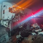 Protección Civil de Huamantla atiende accidente entre tractocamiones en la carretera México-Veracruz.