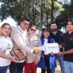 Giovani Montiel reconoce el talento y liderazgo de las juventudes de Tetla con la entrega del Premio Municipal de la Juventud 2026.