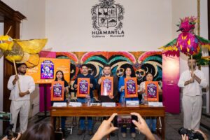 Chava Santos llama a consolidar vida Huamantla como una tradición que trascienda generaciones.