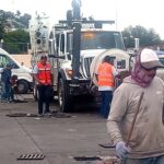 Con trabajos preventivos, Ayuntamiento de Tlaxcala mejora servicios de desagüe en la explanada del mercado «Emilio Sánchez Piedras».