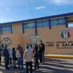 Padres de familia denuncian presuntas irregularidades en primaria Luis G. Salamanca.