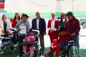 Entrega SMDIF de SPM aparatos funcionales; agradecen apoyo de Beneficencia Pública federal.