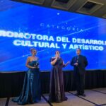Chiautempan proyecta su identidad cultural a nivel internacional; Blanca Angulo recibe galardón.