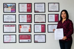 Karina López Guevara formaliza su registro en Morena rumbo a 2027 en Apizaco