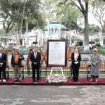 Con desfile, ceremonia solemne y develación de placas, inician festejos por el 501 aniversario de la capital de Tlaxcala.