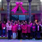 Presidenta Rocío Meléndez Pluma encabeza encendido de luces rosas en Tlaltelulco.