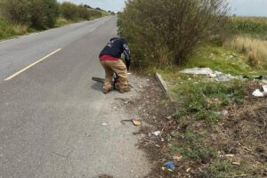 Protección Civil de Ixtenco realiza mantenimiento preventivo en el Camino Viejo a la Ermita.