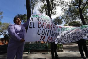 Exigen habitantes de San Pedro Ecatepec esclarecer manejo de residuos y posibles daños ambientales