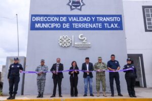 Gobernadora encabeza entrega de calentadores solares en Terrenate.